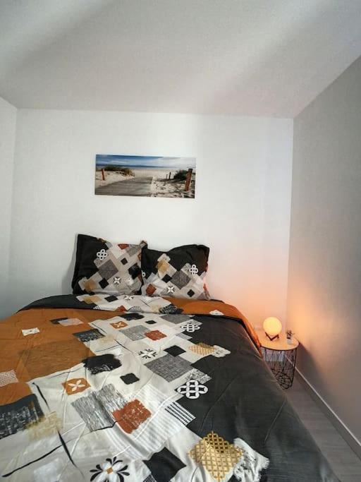 Cosy T2 Wifi Parking Proche Gare Centre Ville Saint-Quentin  Kültér fotó